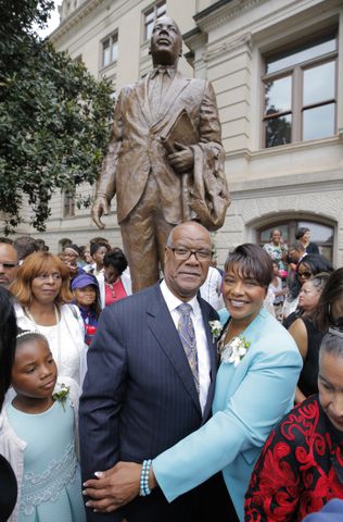 Long time coming: MLK statue unveiled at Georgia Capitol