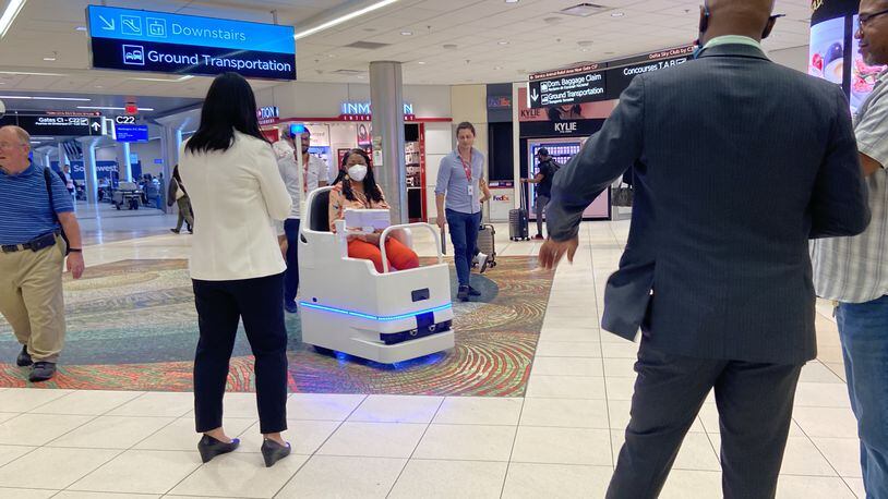 A demonstration of an A&K Robotics self-driving pod at Hartsfield-Jackson International Airport. Source: A&K Robotics