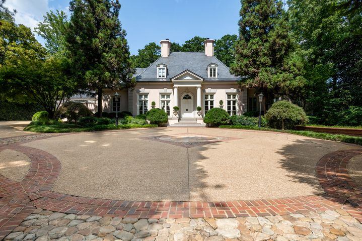 This $6 million Tuxedo Park home just hit the market