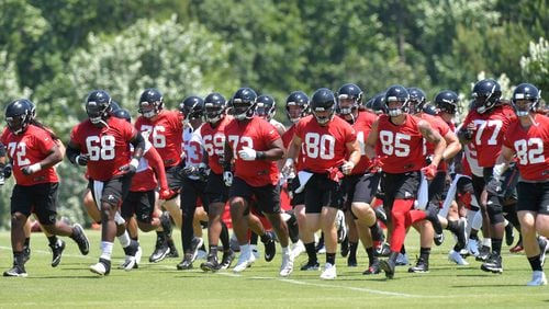 May 30, 2019 Flowery Branch - Atlanta Falcons players participate in a drill during team practice at Atlanta Falcons Training Camp in Flowery Branch on Thursday, May 30, 2019. The Falcons are in the second week of Phase Three of the offseason program. They have another week of OTAs before the mandatory minicamp, which is set for June 11 through 13. HYOSUB SHIN / HSHIN@AJC.COM