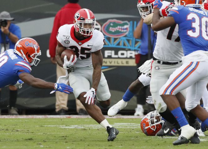 Photos: Bulldogs square off with Gators again