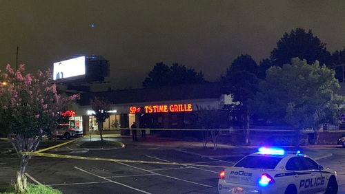 Gwinnett County detectives are investigating a homicide that left a man dead outside the Sportstime Bar and Grille in unincorporated Duluth early Saturday.