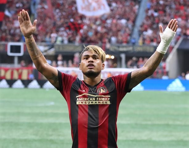 Photos: Mercedes-Benz roof open for Atlanta United match