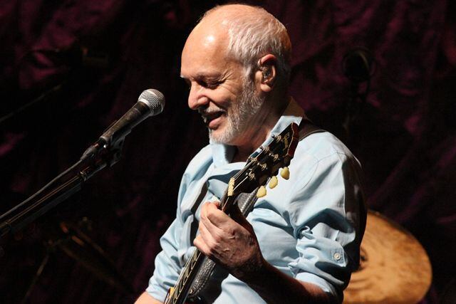 Concert review and photos: Peter Frampton dazzles in Atlanta