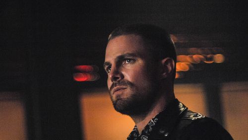 Supergirl -- "Elseworlds, Part 3" -- Image Number: SPG409a_0142b.jpg -- Pictured: Stephen Amell as Oliver Queen/Green Arrow -- Photo: Sergei Bachlakov/The CW -- ÃÂ© 2018 The CW Network, LLC. All Rights Reserved.