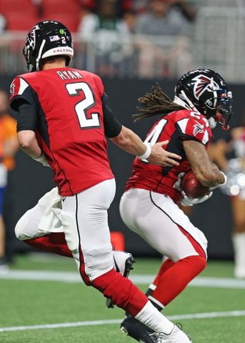 Photos: Falcons host Jets in third exhibition game