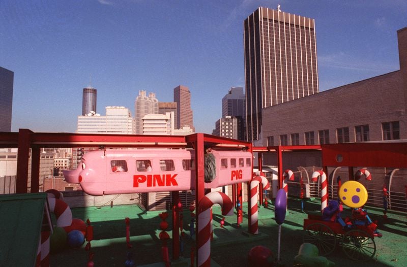 The Pink Pig monorail at Rich's in downtown Atlanta in 1990. (AJC file photo / Michael Schwarz)