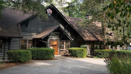 The Sandy Springs Conservancy is inviting the public to join National Park Service Ranger Jerry Hightower for a winter stroll around Island Ford Pond noon to 2 p.m. Saturday, Dec. 2. The journey begins in front of the historic Hewlett Visitor Center lodge. (Courtesy National Park Service)