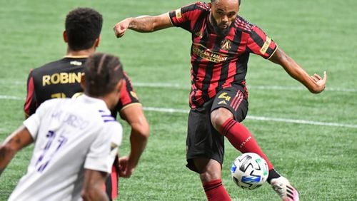 October 7, 2020 Atlanta - Atlanta United defender Anton Walkes (4) misses a shot during the second half in a MLS soccer match at Mercedes-Benz Stadium in Atlanta on Wednesday, October 7, 2020. The game ended with the score 0-0. (Hyosub Shin / Hyosub.Shin@ajc.com)