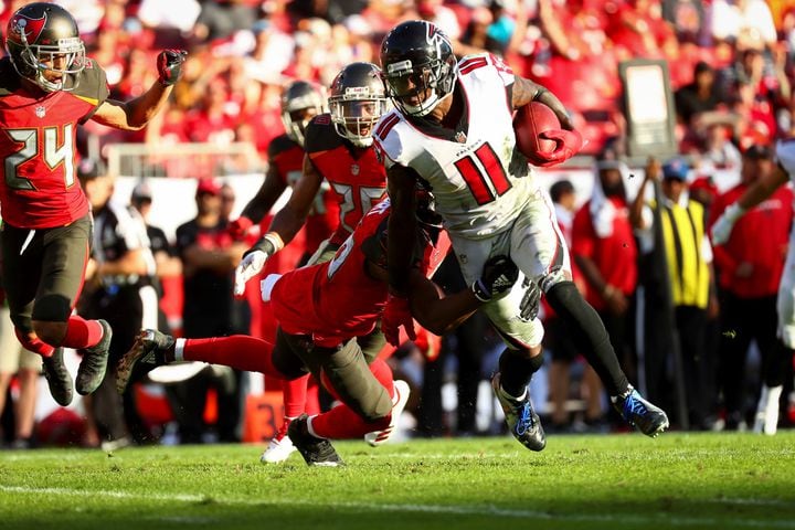 Photos: Falcons down Buccaneers to finish season with three straight wins