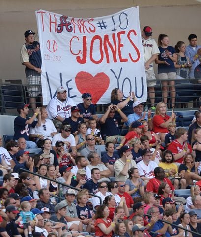 Braves retire Chipper Jones' jersey