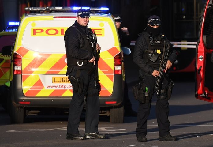PHOTOS: London Bridge closed after police incident