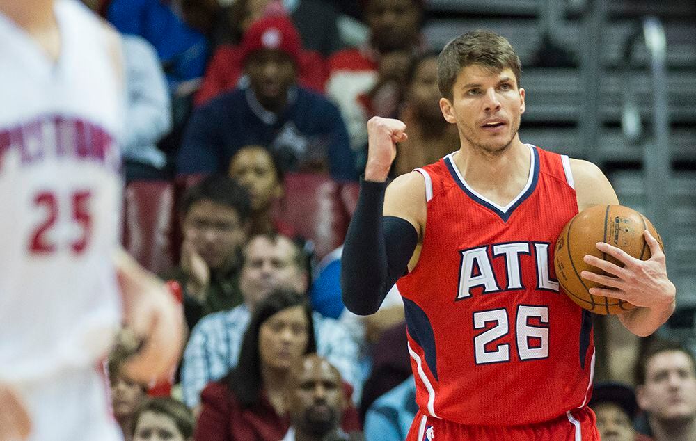 Kyle Korver with winter coat and without «