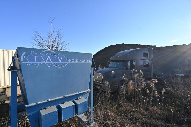 According to the EPA’s order, the TAV Holdings facility receives auto parts and other metal scraps bound for landfills, which it processes and separates into its metal constituents. One environmental science expert who collected samples around the TAV site called it among the worst examples of industrial pollution she’s seen in the U.S. (Hyosub Shin / Hyosub.Shin@ajc.com)