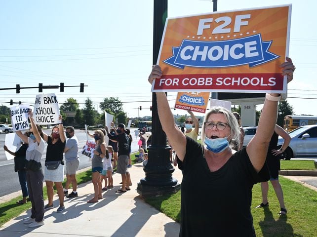 Cobb parents turn out to demand in-person classes for students
