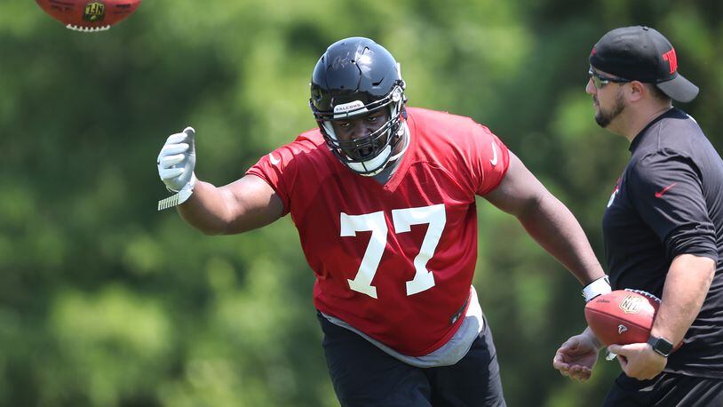 May 12, 2018 Flowery Branch: Atlanta Falcons offensive tackle Matt Gono runs an agility drill during the second day of rookie-mini-camp on Saturday, May 12, 2018, in Flowery Branch.  Curtis Compton/ccompton@ajc.com
