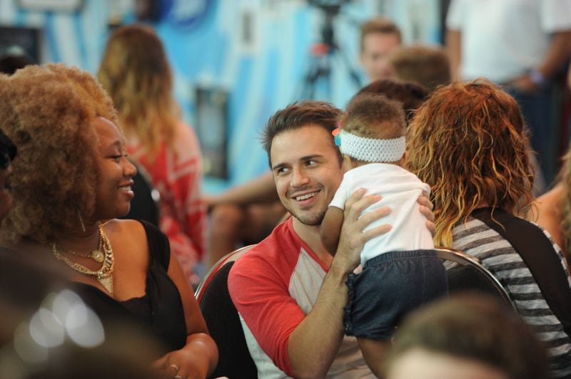 AMERICAN IDOL XV: Little Rock Auditions: Kris Allen shows up for support. His episode is set to air January 7, 2016. . Cr: Michael Becker / FOX.