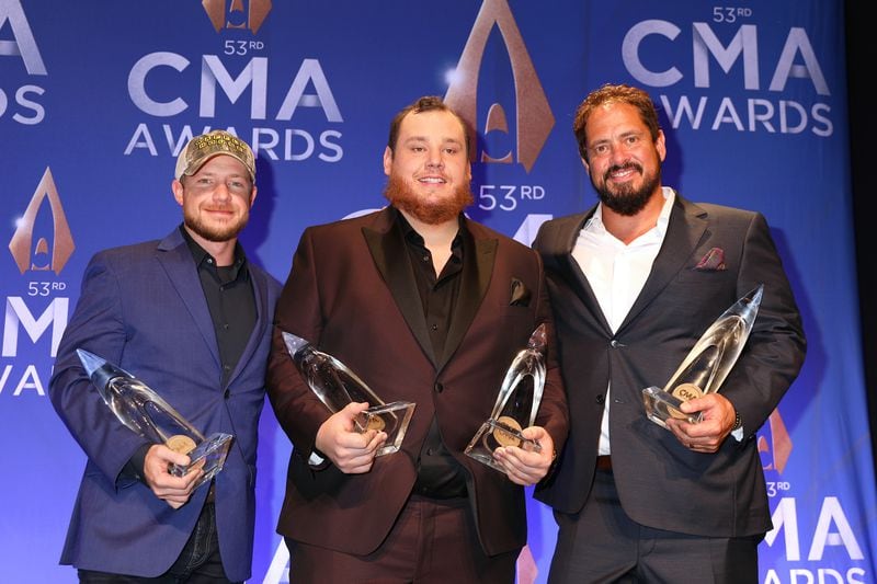 (L-R) Robert Williford, Luke Combs, and Wyatt B. Durrette III pose in the press room of the 53rd annual CMA Awards at the Bridgestone Arena on November 13, 2019 in Nashville, Tennessee. (Photo by Leah Puttkammer/Getty Images)