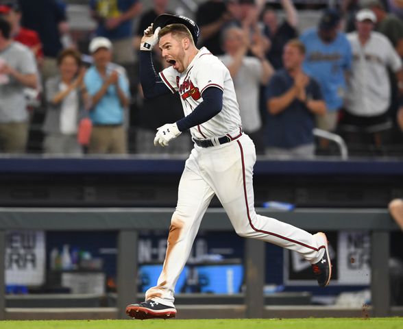 Photos: Freeman, Riley go deep in Braves’ win over Brewers