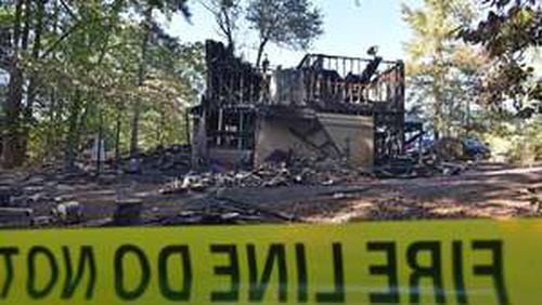 Five people died in a Duluth house fire early Sunday morning. HYOSUB SHIN/HSHIN@AJC.COM