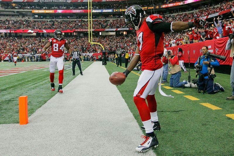 ATLANTA, GA - DECEMBER 14: Devin Hester #17 of the Atlanta Falcons celebrates a touchdown with Roddy White #84 in the first half against the Pittsburgh Steelers at the Georgia Dome on December 14, 2014 in Atlanta, Georgia. (Photo by Kevin C. Cox/Getty Images) ATLANTA, GA - DECEMBER 14: Devin Hester #17 of the Atlanta Falcons celebrates a touchdown with Roddy White #84 in the first half against the Pittsburgh Steelers at the Georgia Dome on December 14, 2014 in Atlanta, Georgia. (Photo by Kevin C. Cox/Getty Images)