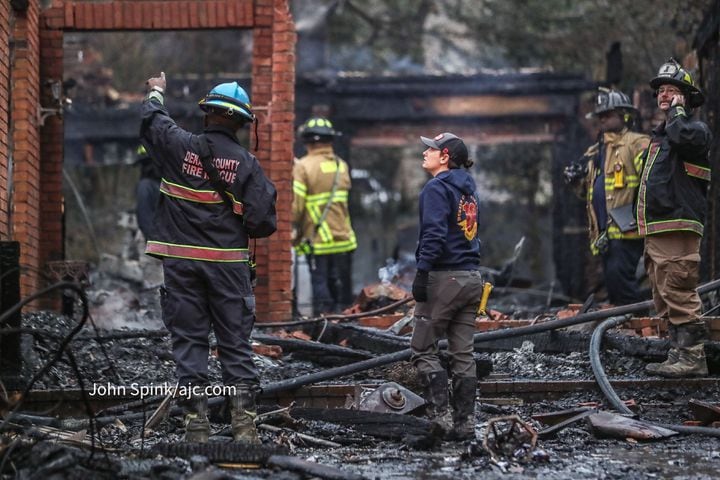 Crews extinguish massive fire that engulfed 3 Brookhaven homes