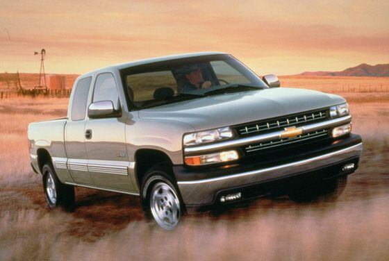 2. 1999 Chevrolet pickup (full size)