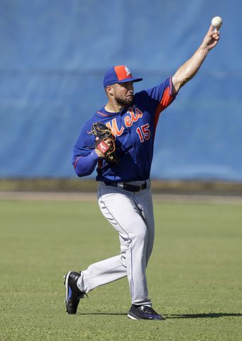 Tim Tebow trains with New York Mets