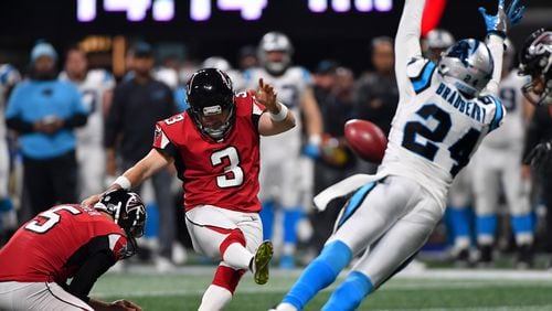 010118 Atlanta: Atlanta Falcons kicker Matt Bryant kicks a field goal in the 4th quarter Sunday December 31, 2017 against the Carolina Panthers.Bryant kicked 5 field goals to help lead the Falcons to a playoff berth.  Photo by Brant Sanderlin/AJC