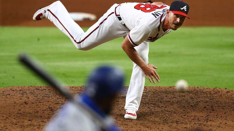 080520 Atlanta: Atlanta Braves Josh Tomlin delivers a pitch against the Toronto Blue Jays during the fifth inning in a MLB baseball game on Wednesday, August 5, 2020 in Atlanta.    Curtis Compton ccompton@ajc.com