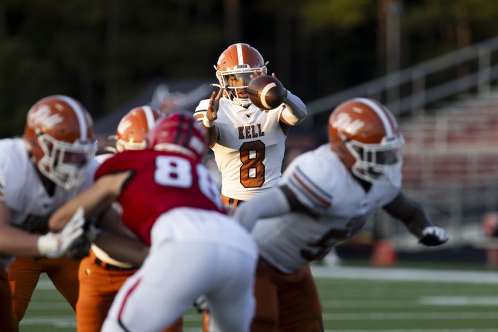 Kell quarterback Kemari Nix (8) catches the snap. (Photo/Jenn Finch)