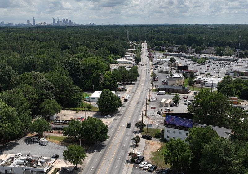 An aerial photograph shows Campbellton Road in southwest Atlanta, where MARTA’s board is finalizing its plans for a new transit line. (Hyosub Shin / Hyosub.Shin@ajc.com)
