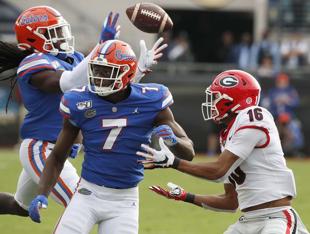 Photos: Bulldogs square off with Gators again