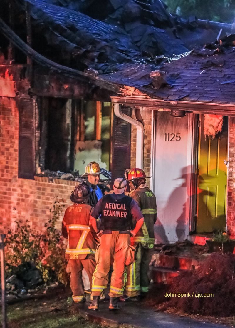 DeKalb County fire crews are investigating what led to a deadly home fire Wednesday morning. JOHN SPINK / JSPINK@AJC.COM