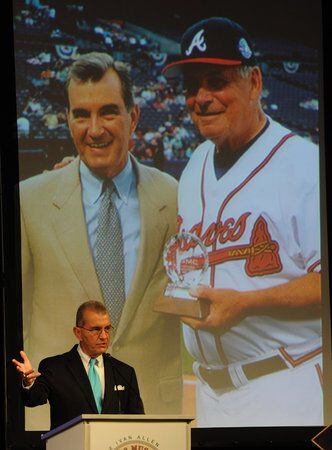Braves honor former manager Bobby Cox