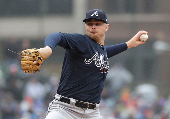 Photos: Braves battle the Cubs in cold Chicago