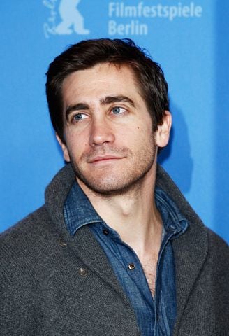 Jake Gyllenhaal - clean-shaven
