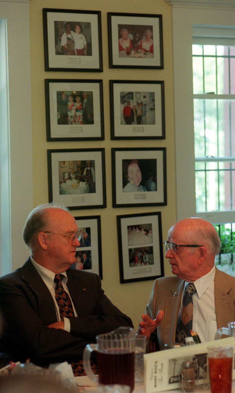 000928 ATLANTA, GA: Former Governor Lester Maddox right, talks with Agriculture Secretary Tommy Irvin at his birthday celebration at Mary Mac's Tea Room today. (photo Leita Cowart,special)
