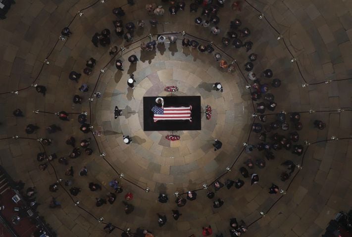 Photos: Family, friends, colleagues pay final respects to George H.W. Bush