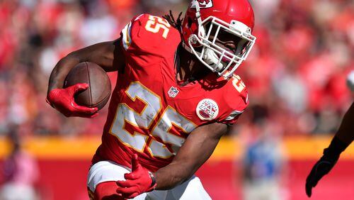 KANSAS CITY, MO - OCTOBER 23: Running back Jamaal Charles #25 of the Kansas City Chiefs rushes the ball against the New Orleans Saints at Arrowhead Stadium during the second quarter of the game on October 23, 2016 in Kansas City, Missouri. (Photo by Jason Hanna/Getty Images)