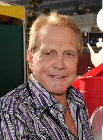 Here is a recent photo of Lee Majors