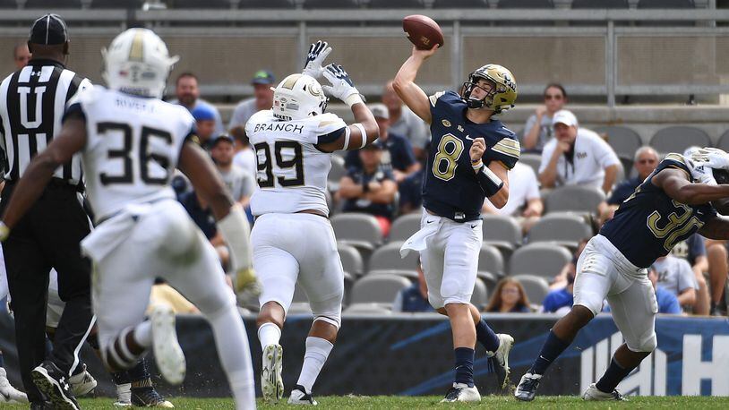 PITTSBURGH, PA - SEPTEMBER 15: Kenny Pickett #8 of the Pittsburgh Panthers drops back to pass in the first half during the game against the Georgia Tech Yellow Jackets at Heinz Field on September 15, 2018 in Pittsburgh, Pennsylvania. (Photo by Justin Berl/Getty Images)