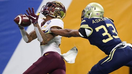 Rashod Bateman of the Minnesota Golden Gophers from Tift County High can't pull in a first half pass while being defended by Jaytlin Askew of the Georgia Tech Yellow Jackets during the Quick Lane Bowl at Ford Field on December 26, 2018 in Detroit, Michigan. (Photo by Gregory Shamus/Getty Images)