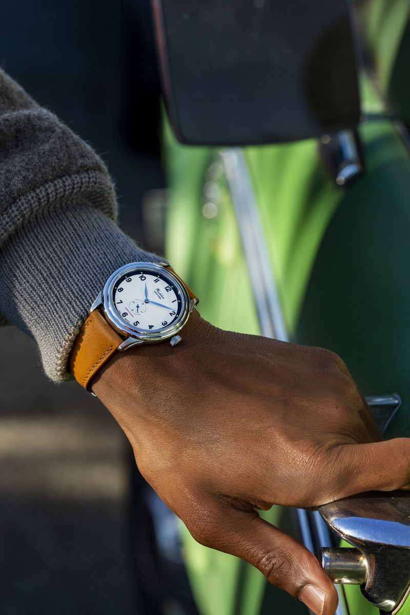 Keep him on track whether he’s preparing for a meeting or running errands to pick up your favorite dessert.
Courtesy of Waldan Watches