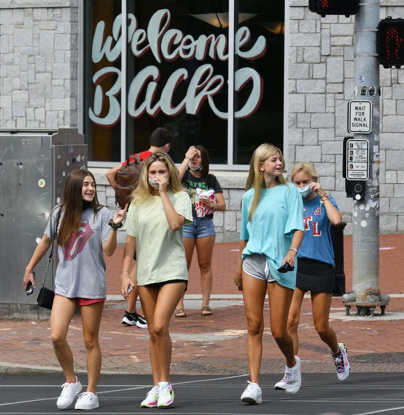 August 20, 2020 Athens - Students make their way as the University of Georgia started classes for the fall semester  on Thursday, August 20, 2020. (Hyosub Shin / Hyosub.Shin@ajc.com)