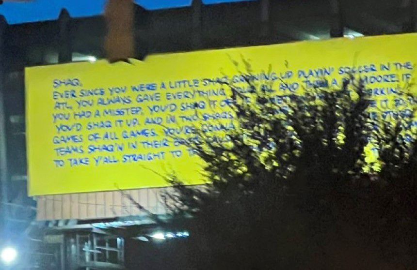 Ted Lasso sends off USMNT with billboards written to players - ESPN