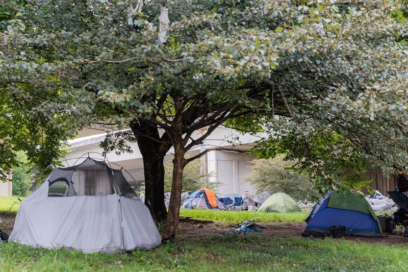 A homeless encampment in downtown Atlanta on Thursday, August 25, 2022. The city and the nonprofit Partners for HOME plan to shut down the encampment before Labor Day and find housing for the residents. (Arvin Temkar / arvin.temkar@ajc.com)