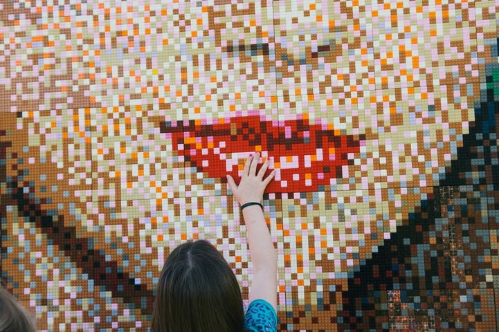 Kids helped make this Giant Lego Mosaic of Taylor Swift