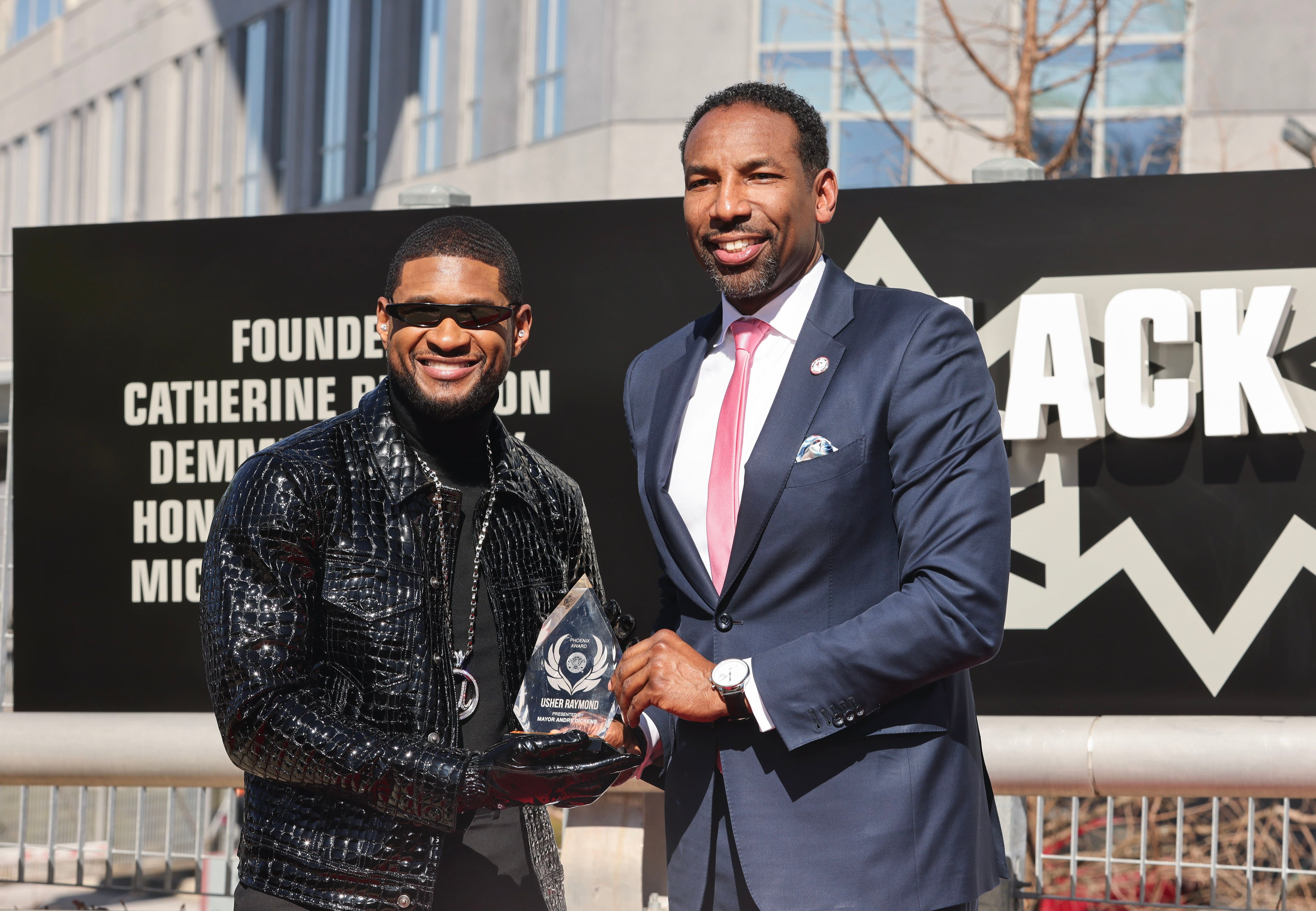 Following Usher's all-day homecoming celebration after the Super Bowl, image size:5000x3463