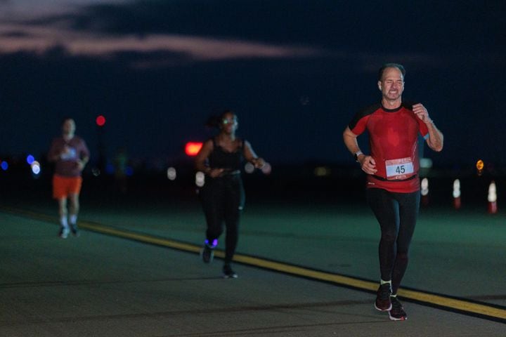 Runners take to Hartsfield-Jackson runway for 5K race
